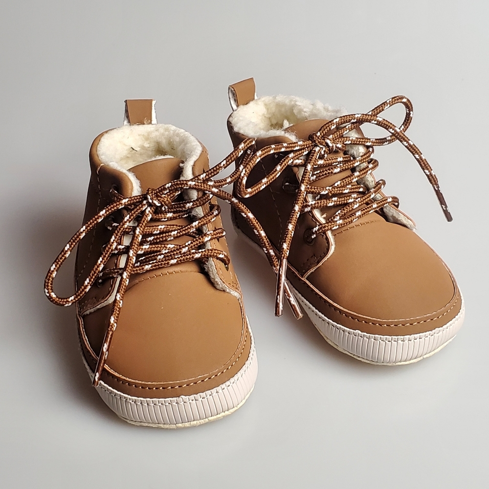 🍀 3/$35 🍀 Baby Gap Light Brown High Tops - Size 12-18M